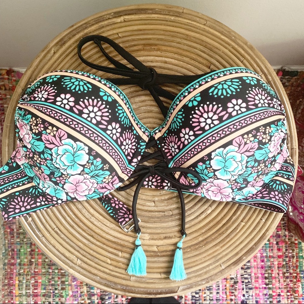 NWT Xhilaration Floral Bikini Top
